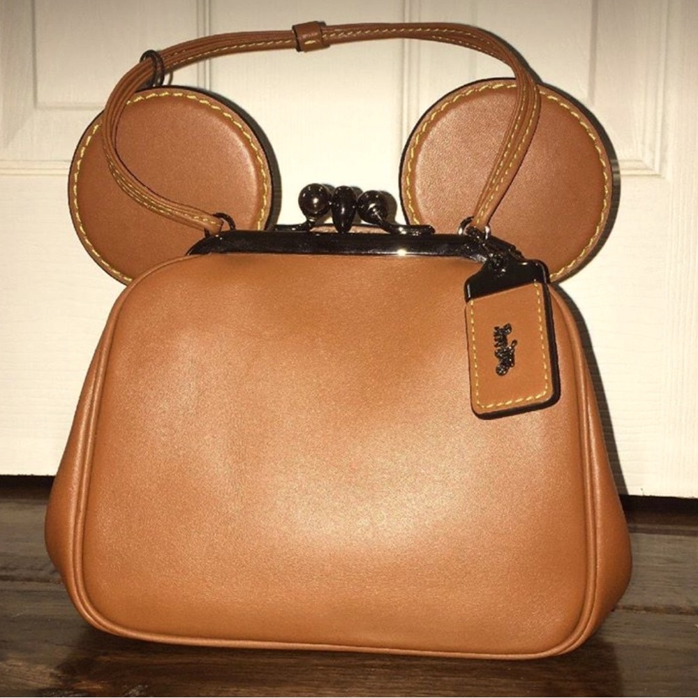 COACH Mickey Kisslock Brand New with tags.